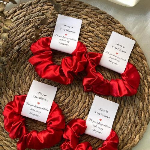 Kına Gecesi Için Isme Özel Kırmızı Saten Saç Tokası – Kına Hediyeliği